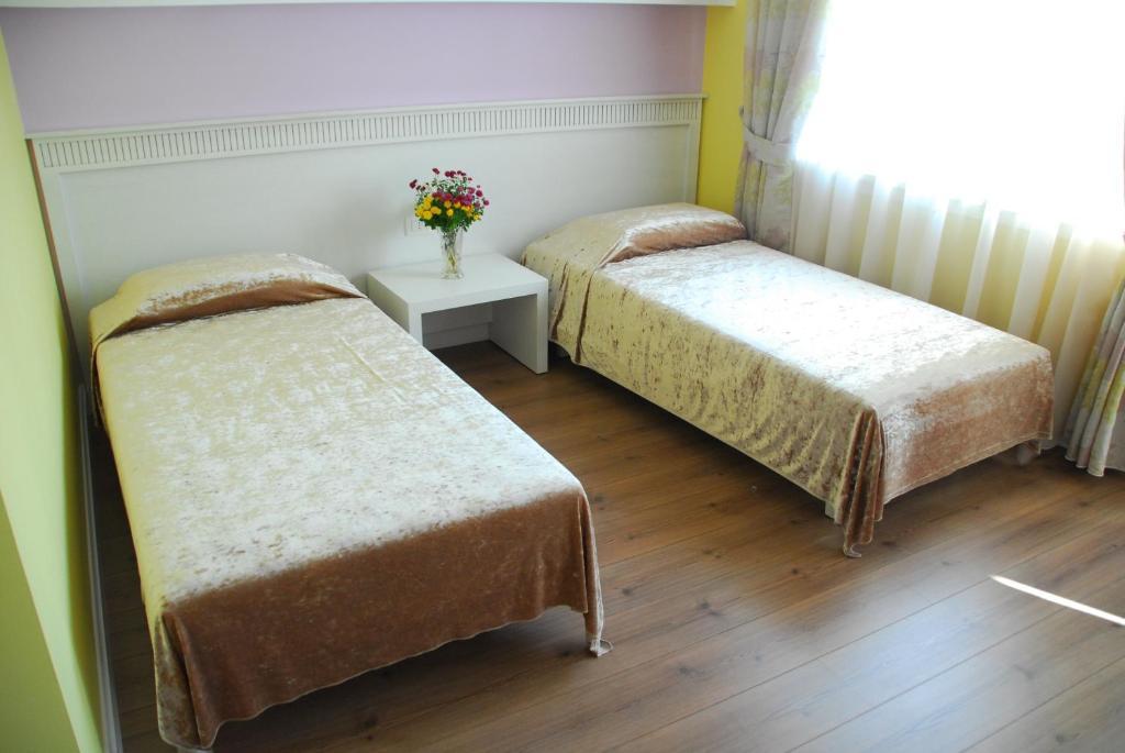 Hotel Vila Kerciku Tirana Zimmer foto